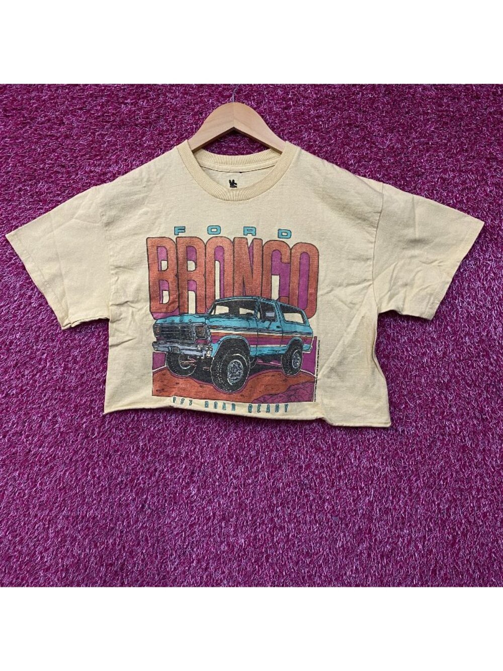 Junk Food Clothing Ford Bronco Off Road Ready Flea Market Women's Crop Tee Small